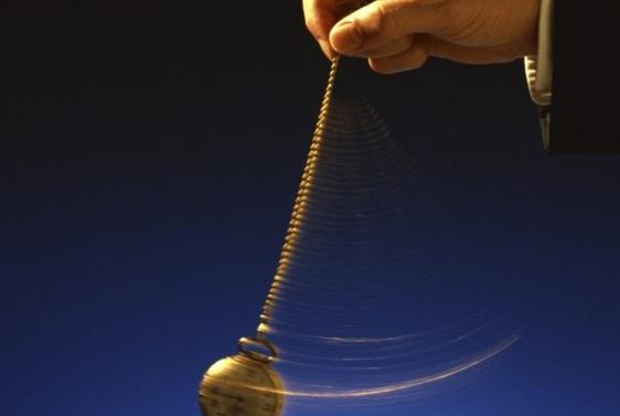 Τηλεθεατής «υπνωτίστηκε» παρακολουθώντας εκπομπή… υπνωτισμού