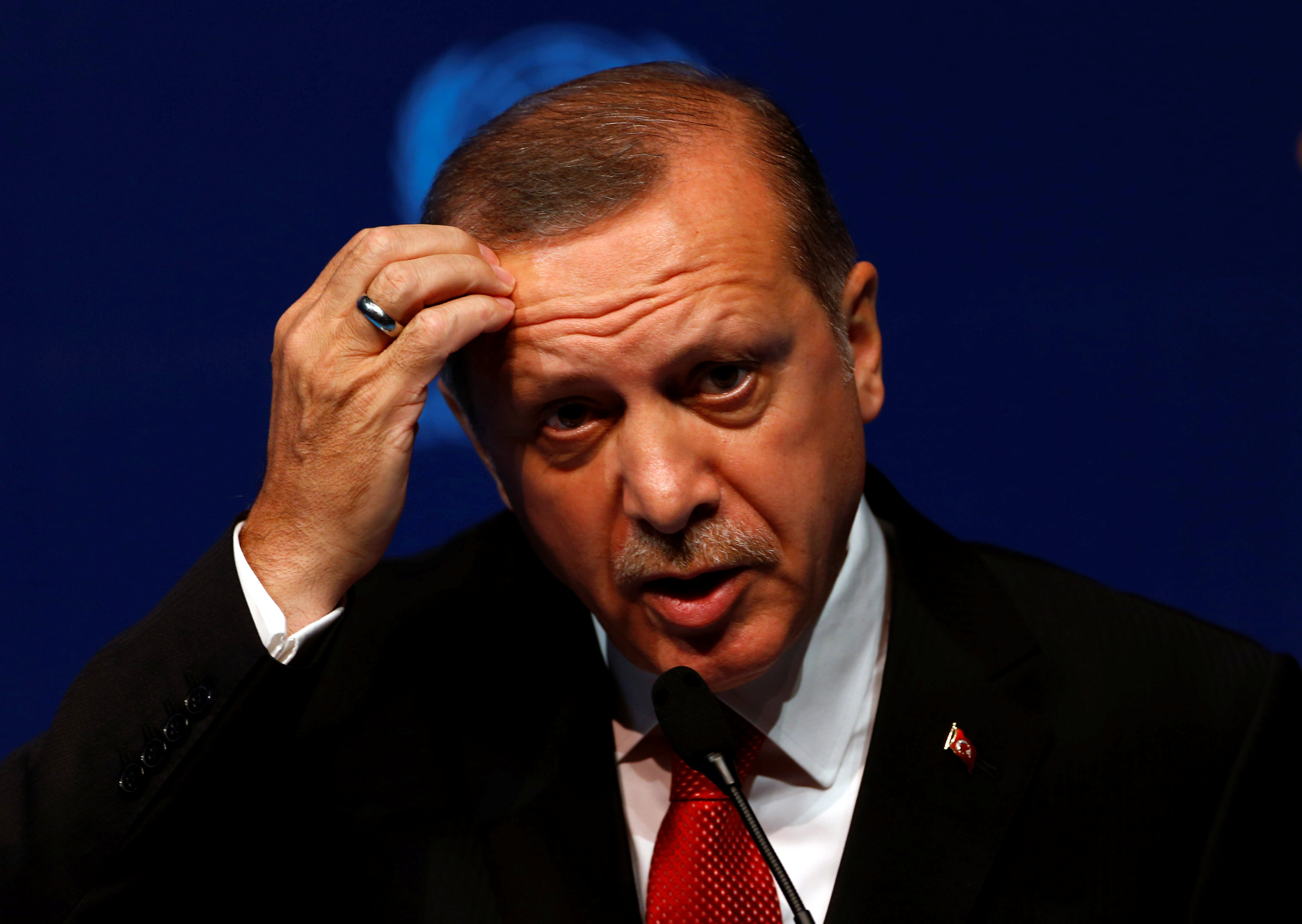 Με μπλόκο στη συμφωνία ΕΕ - Τουρκίας απειλεί ο Ερντογάν