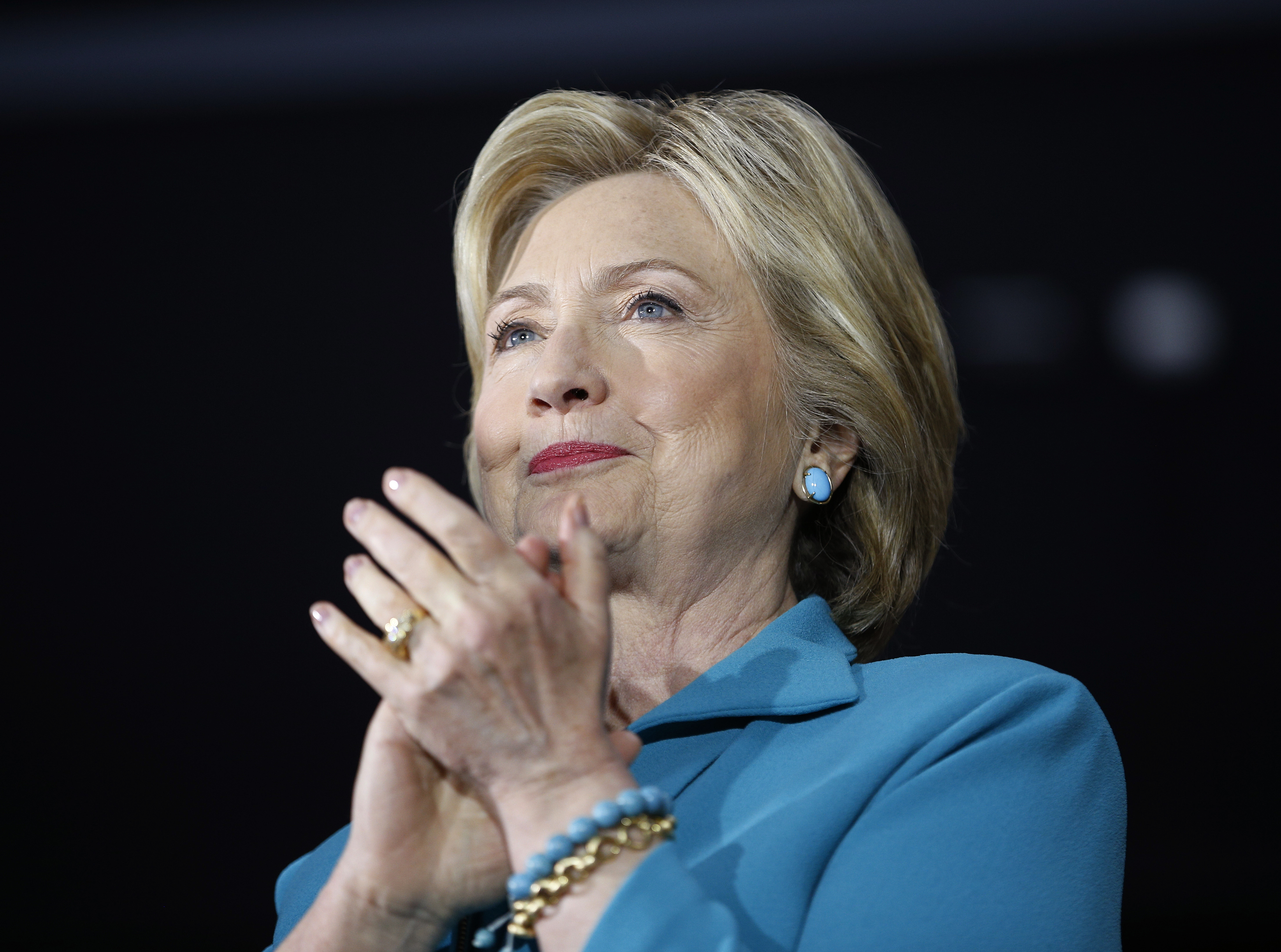 H Χίλαρι γίνεται άγαλμα στους Αγίους Σαράντα για το Κόσοβο