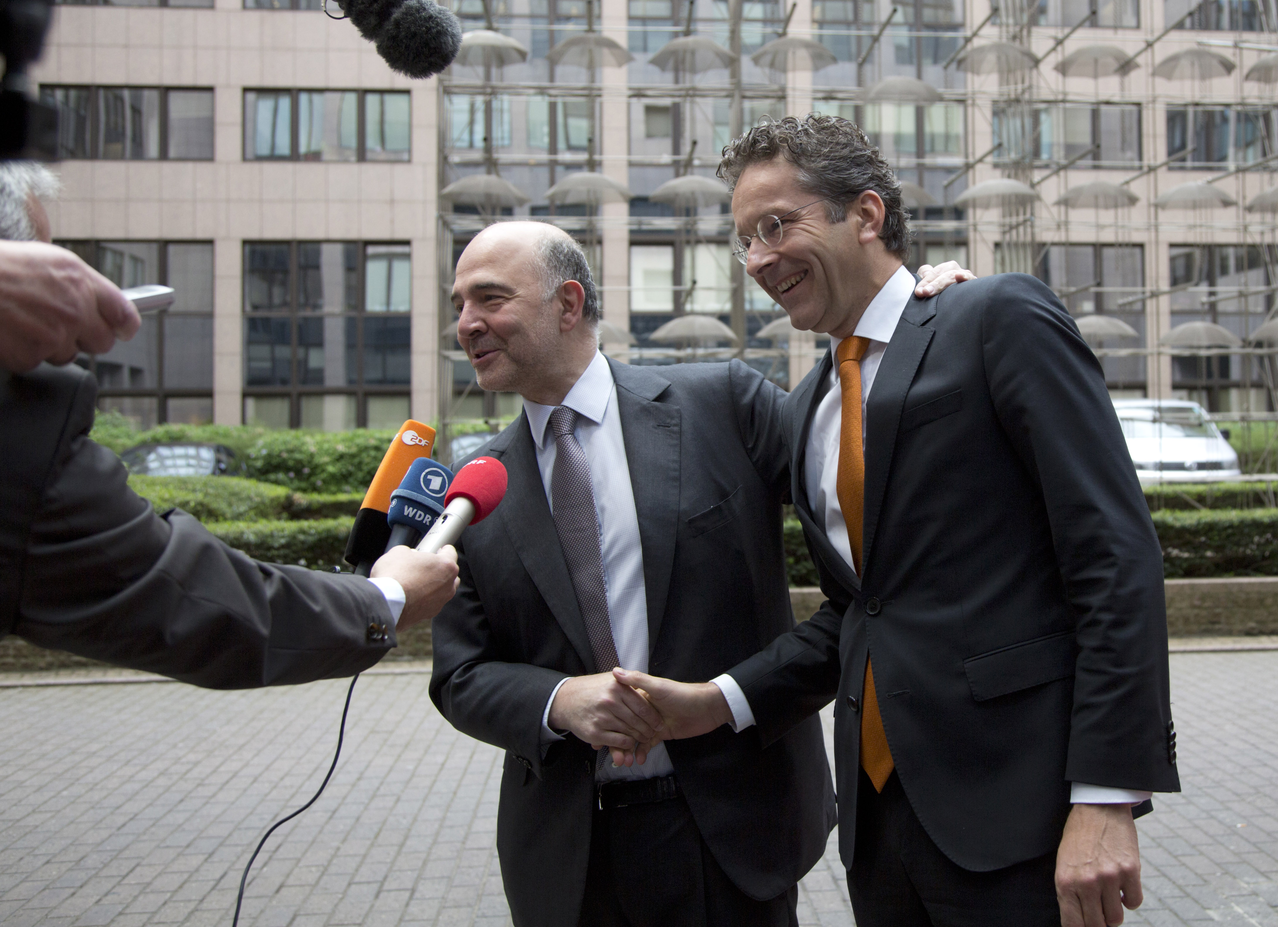 Ικανοποίηση από Ντάισλεμπλουμ και Μοσκοβισί για το Eurogroup