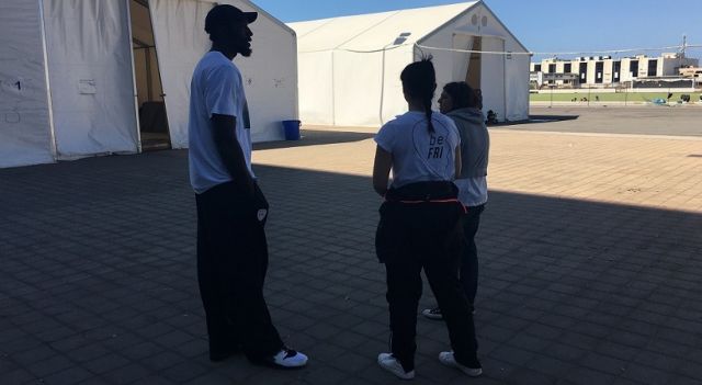 Κίνηση ανθρωπιάς από τον Χάντερ στους πρόσφυγες