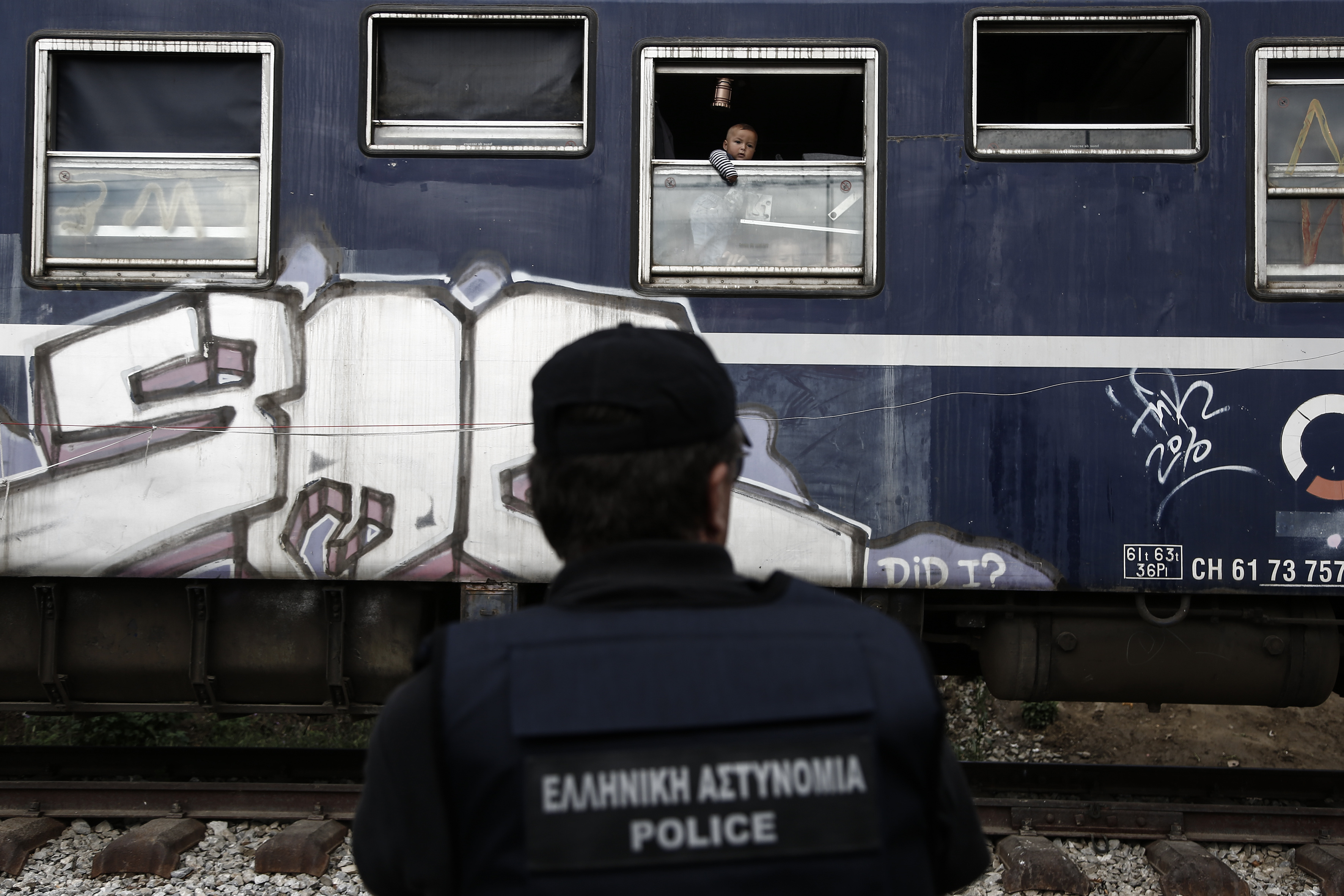 Δεύτερη μέρα της εκκένωσης στον καταυλισμό της Ειδομένης