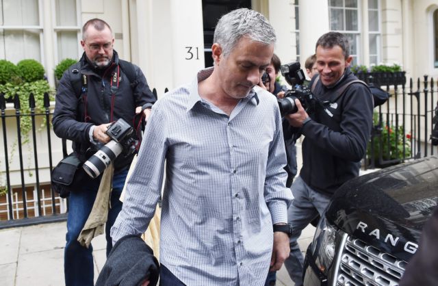 Γιατί καθυστερεί η ανακοίνωση της Γιουνάιτεντ για Μουρίνιο