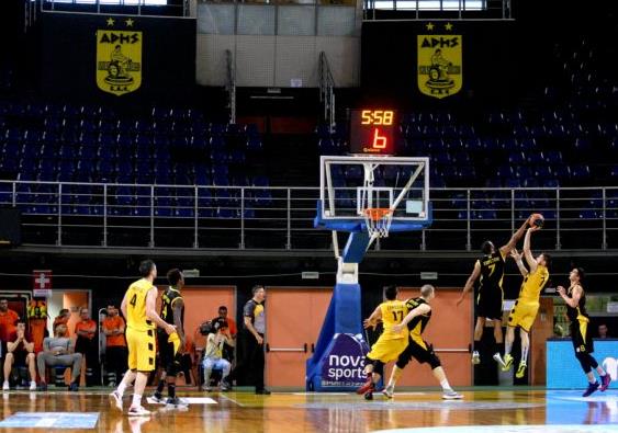 Ο Αρης μείωσε σε «1-2» με νίκη επί της ΑΕΚ στο άδειο Αλεξάνδρειο