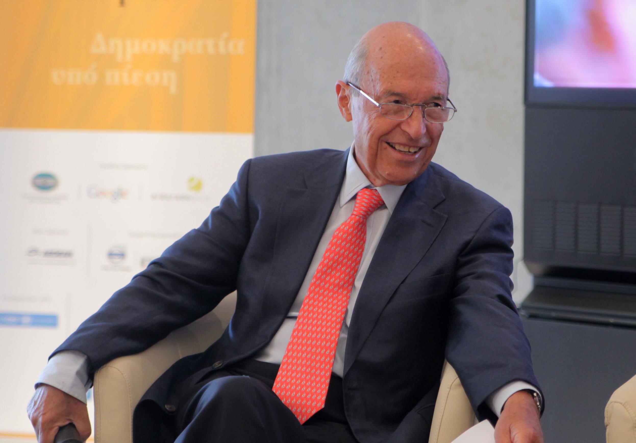 Διεργασίες στην Κεντροαριστερά και φωνές για «πρωτοβουλία Σημίτη»