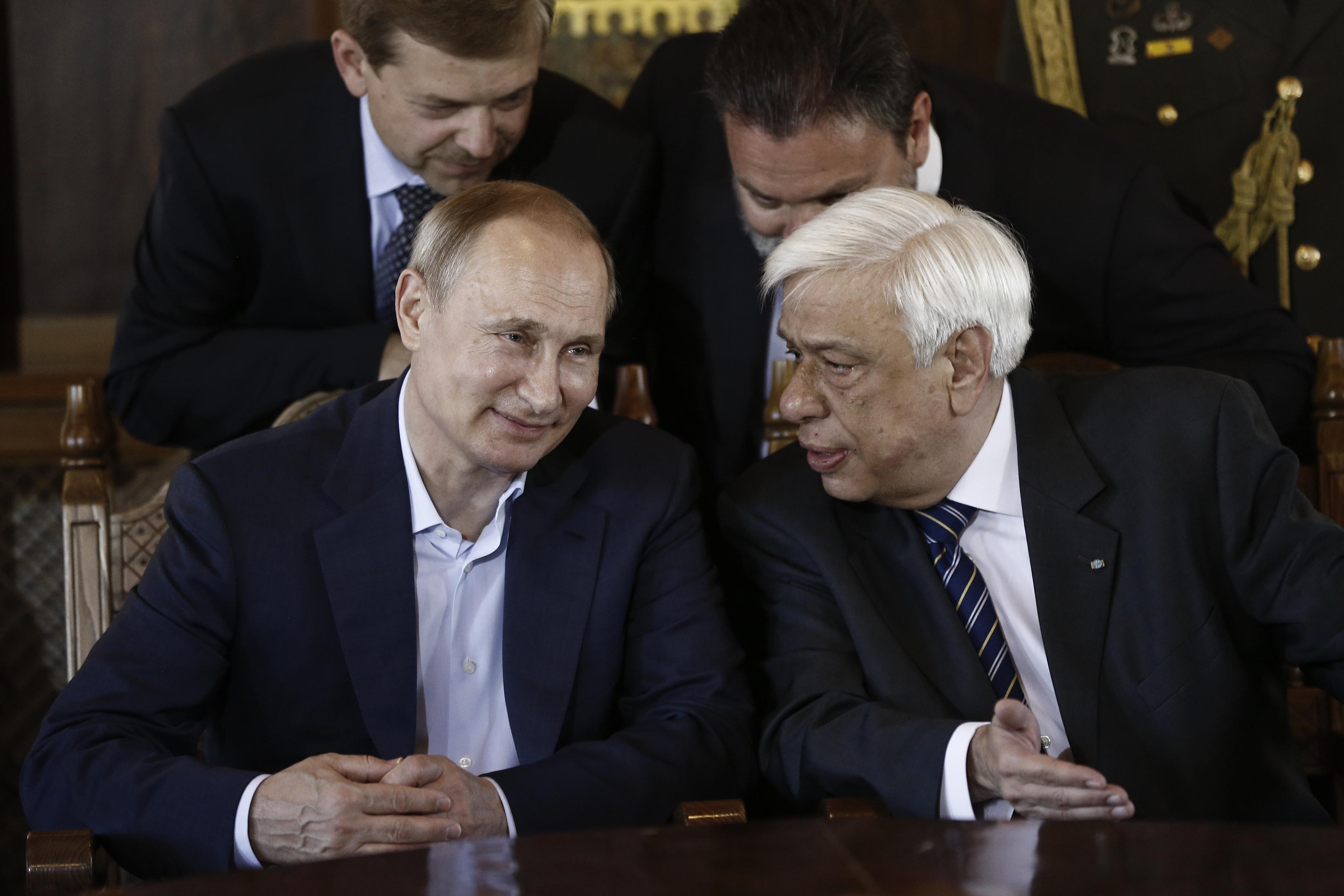 Πούτιν καλεί Παυλόπουλο για να πει «ευχαριστώ» για τη φιλοξενία