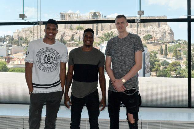 Τα αδέρφια Αντετοκούνμπο πρέσβεις του ΣΕΓΑΣ για τον Μαραθώνιο της Αθήνας