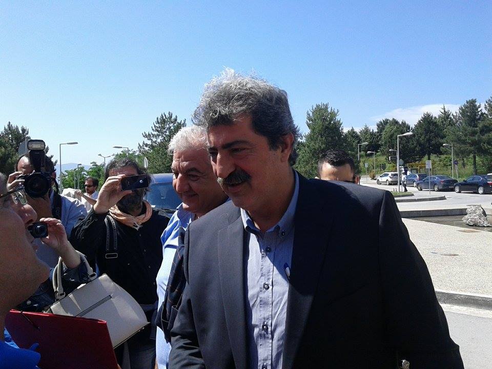 Αποδοκιμασίες κατά Πολάκη στο Μποδοσάκειο Νοσοκομείο