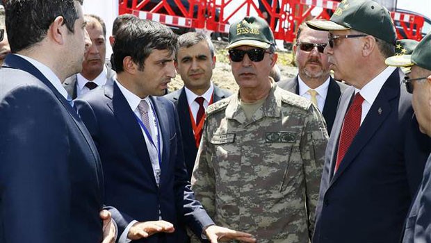 Οικογενειακή υπόθεση: Ο Ερντογάν, ο γαμπρός και τα όπλα του συμπέθερου