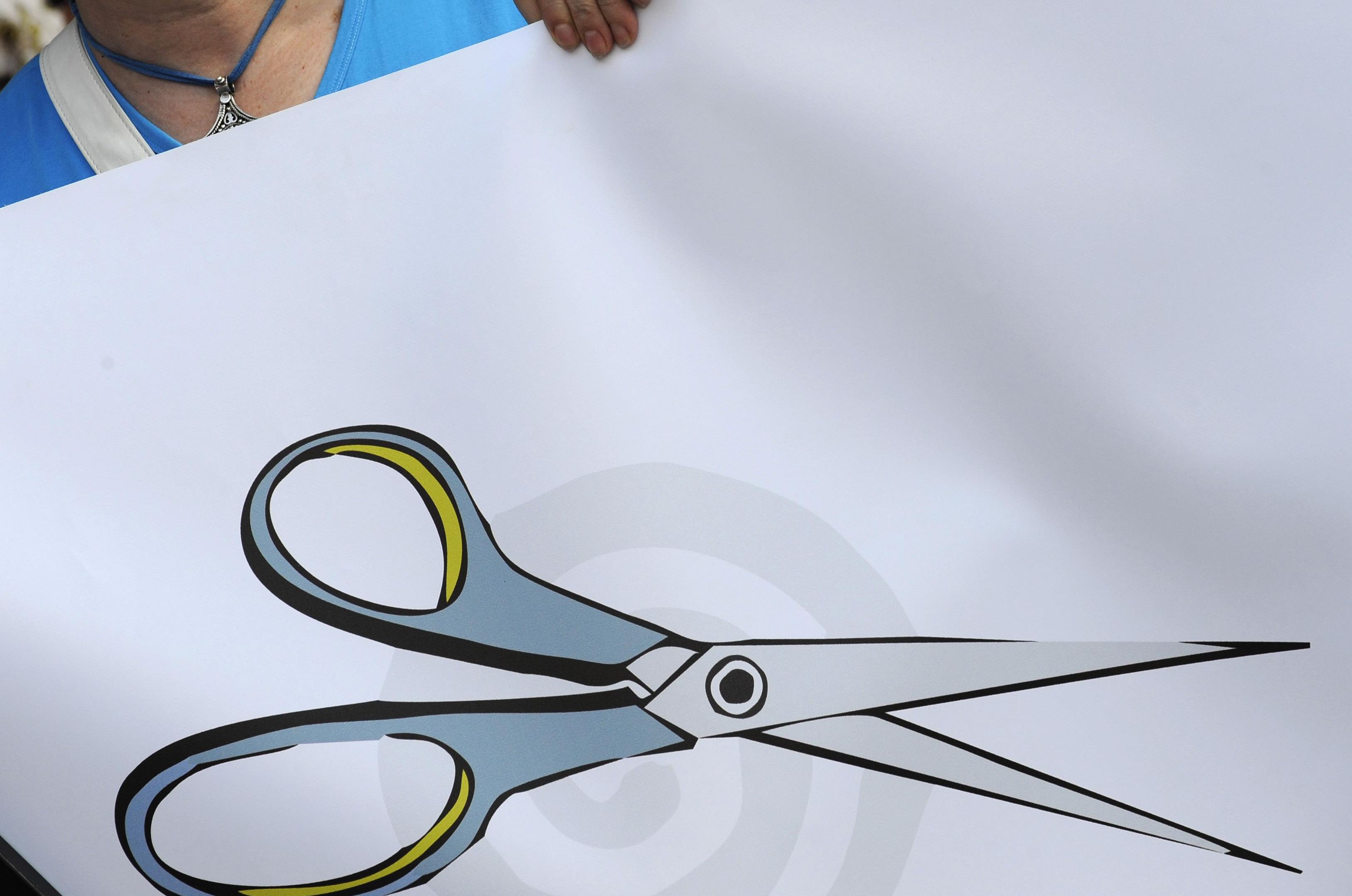 Μείωση της μισθολογικής δαπάνης του Δημοσίου ζητά ο ΣΕΒ