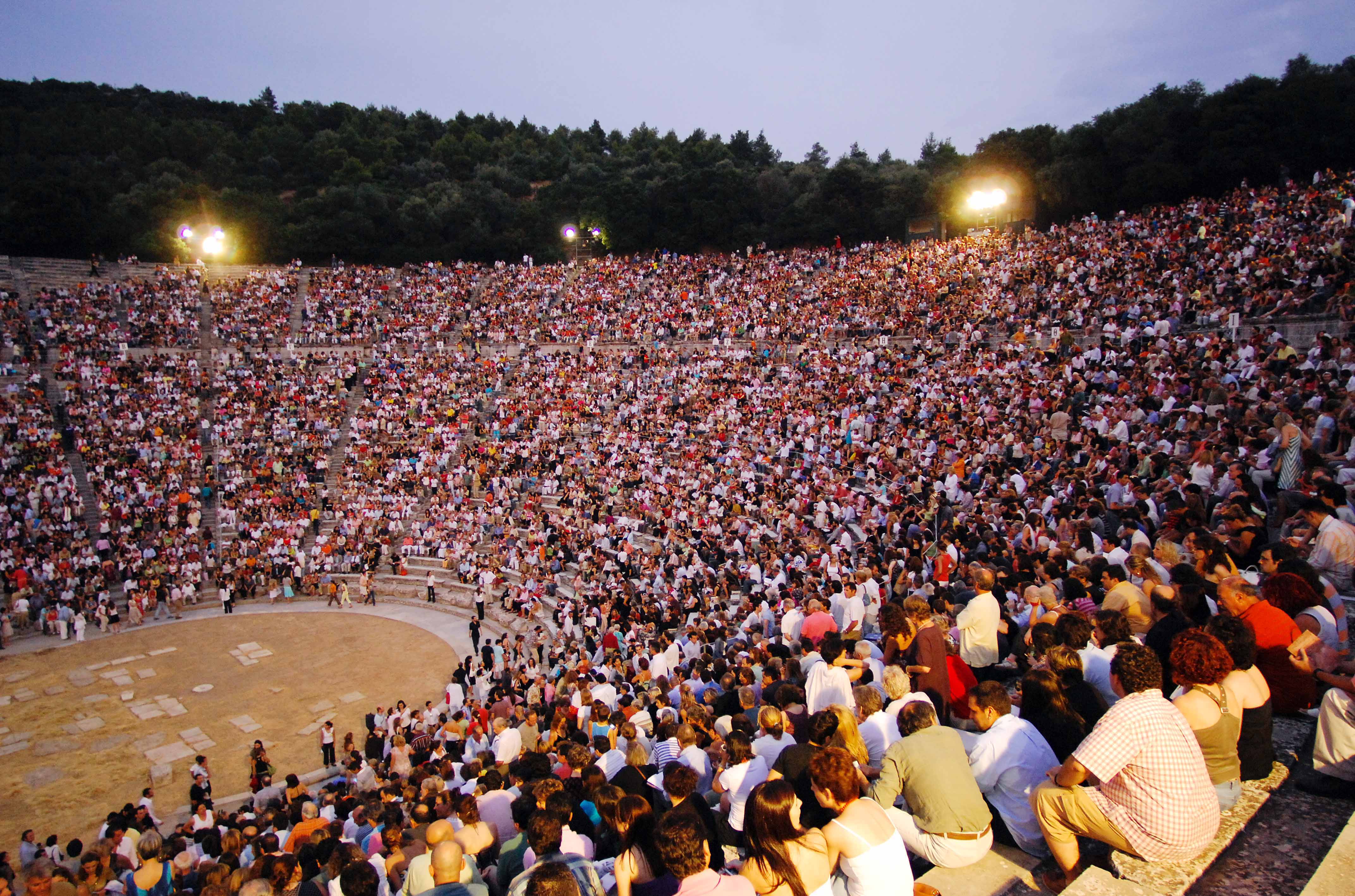 Πακέτα προσφορών από το Εθνικό για τρεις παραστάσεις στην Επίδαυρο
