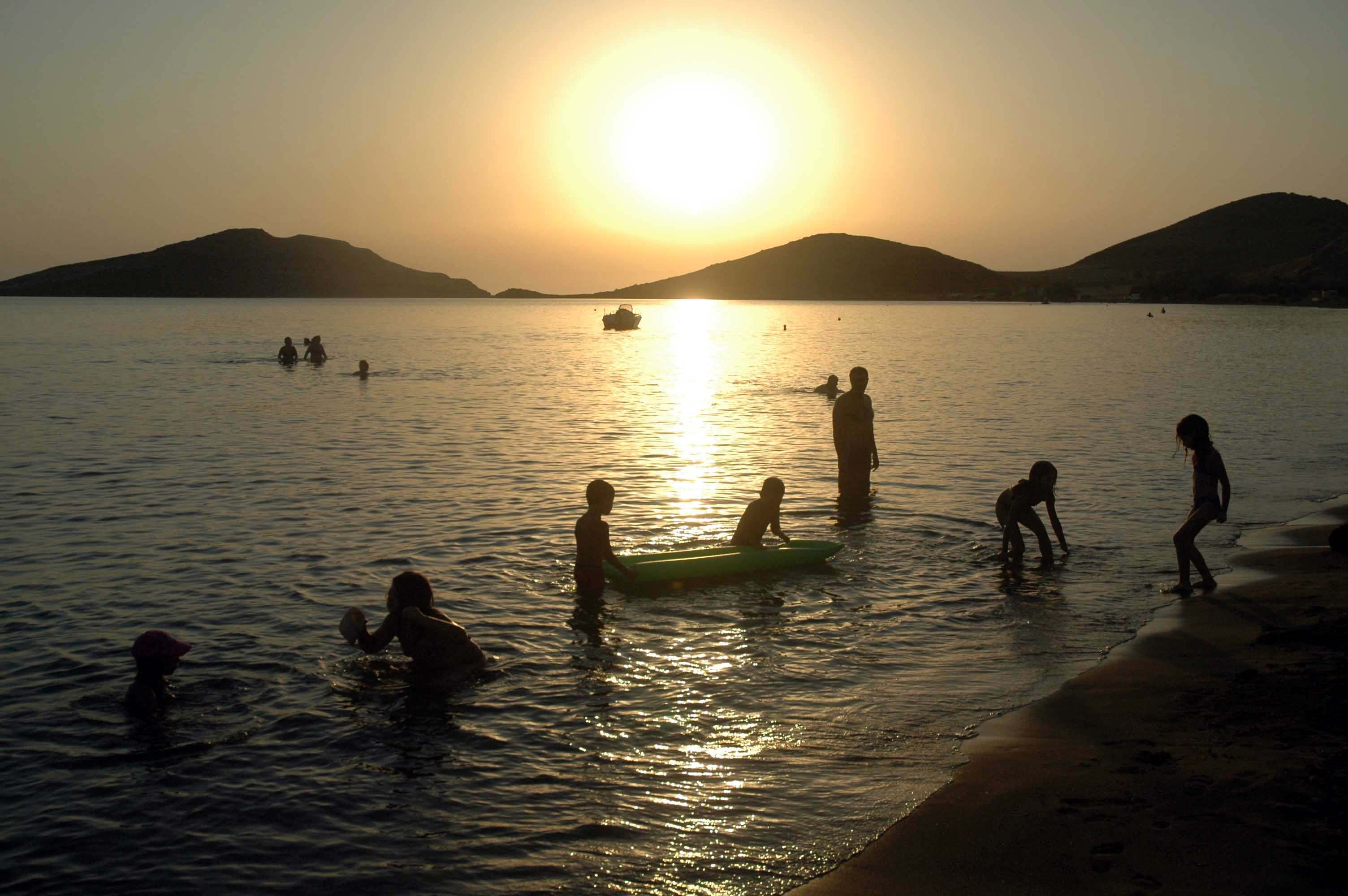ΙΝΚΑ: Οκτώ στους δέκα Έλληνες λένε ότι δεν θα πάνε φέτος διακοπές
