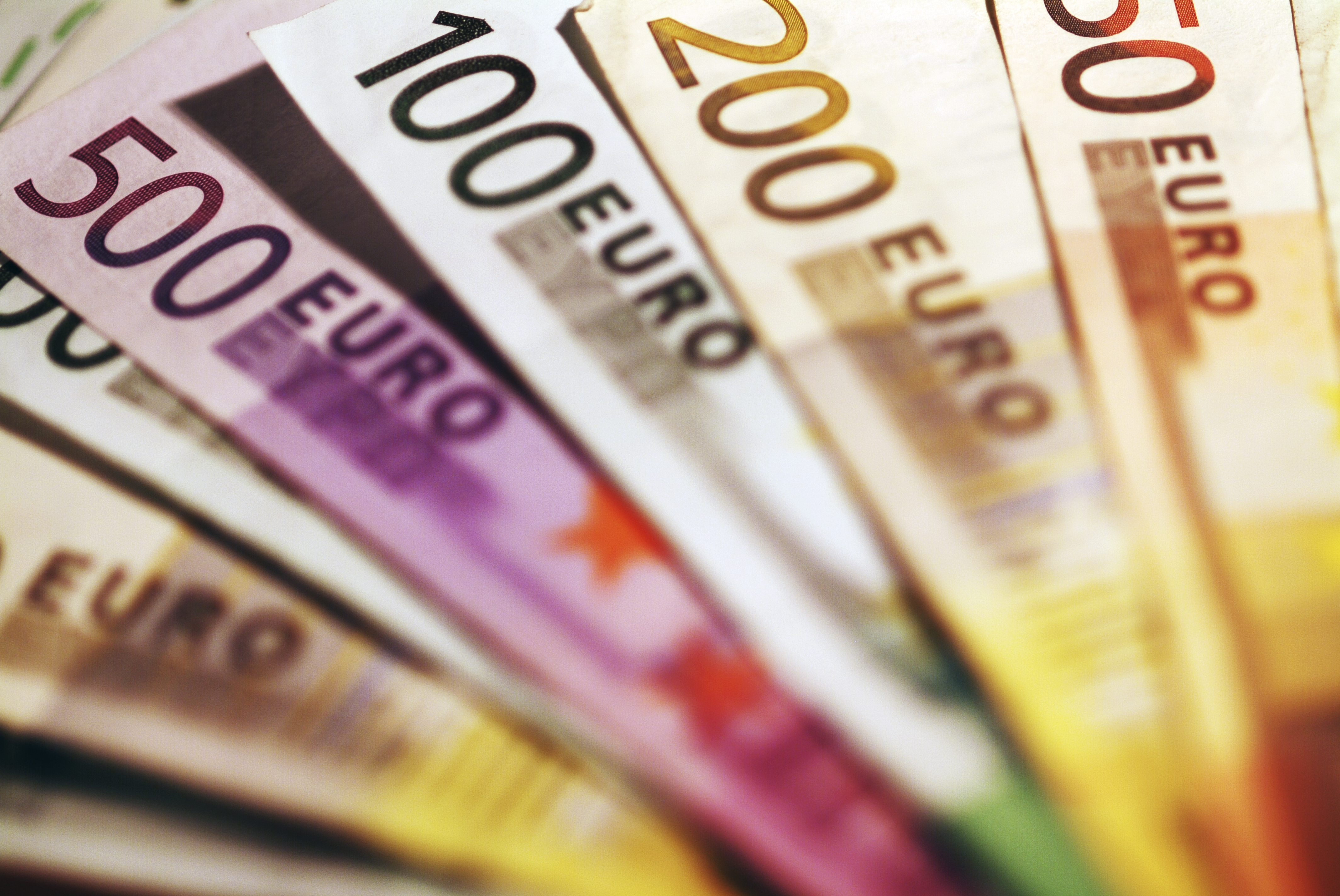 Ειδοποιητήρια σε χιλιάδες οφειλέτες με χρέη από 30 ευρώ