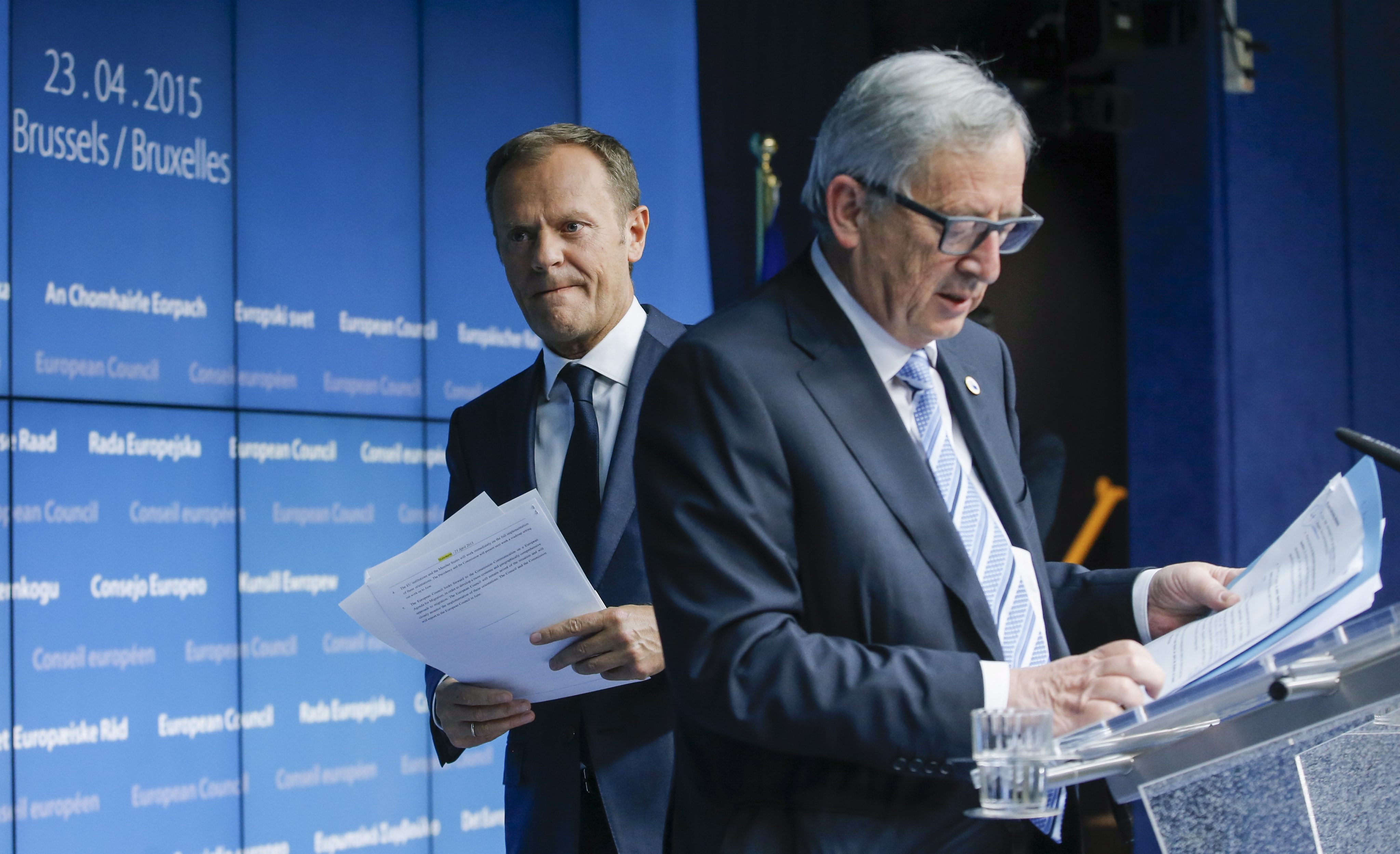 Γιούνκερ και Τουσκ δεν κρύβουν τον προβληματισμό τους για το Brexit