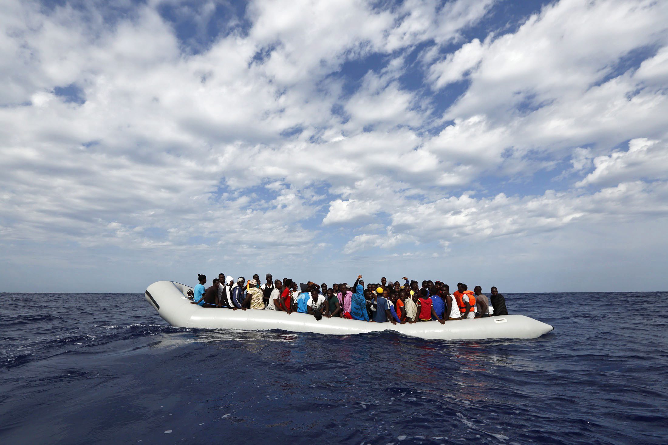 Όλο και περισσότεροι πρόσφυγες στη διαδρομή της κεντρικής Μεσογείου