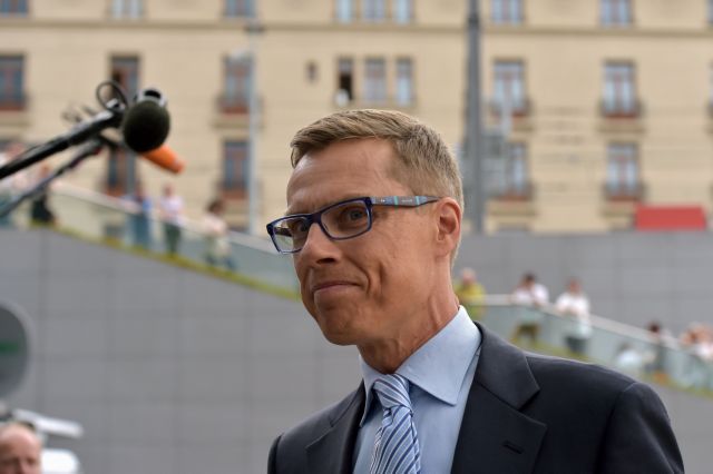 Φινλανδία: Ξηλώθηκε από το κόμμα του ο Στουμπ, χάνει και το ΥΠΟΙΚ