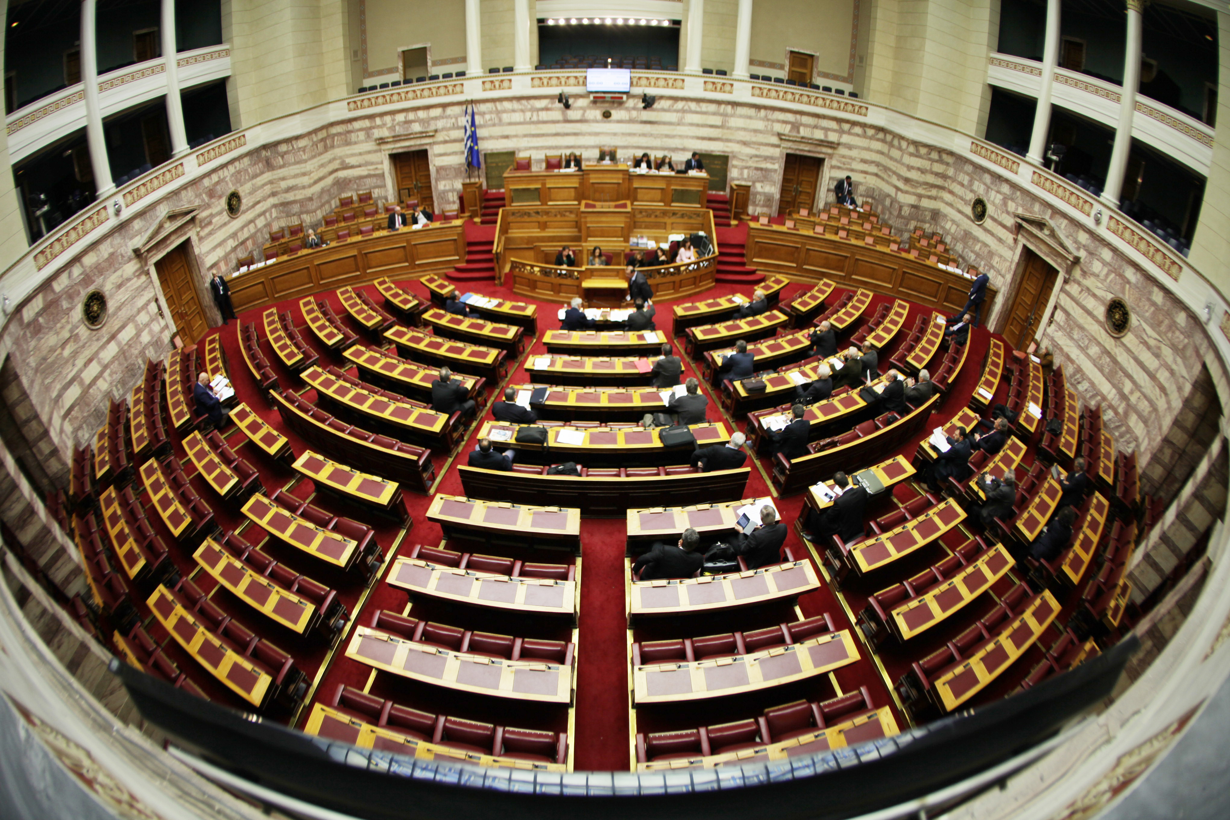 Στη Βουλή οι τροπολογίες με τα εκκρεμή προαπαιτούμενα