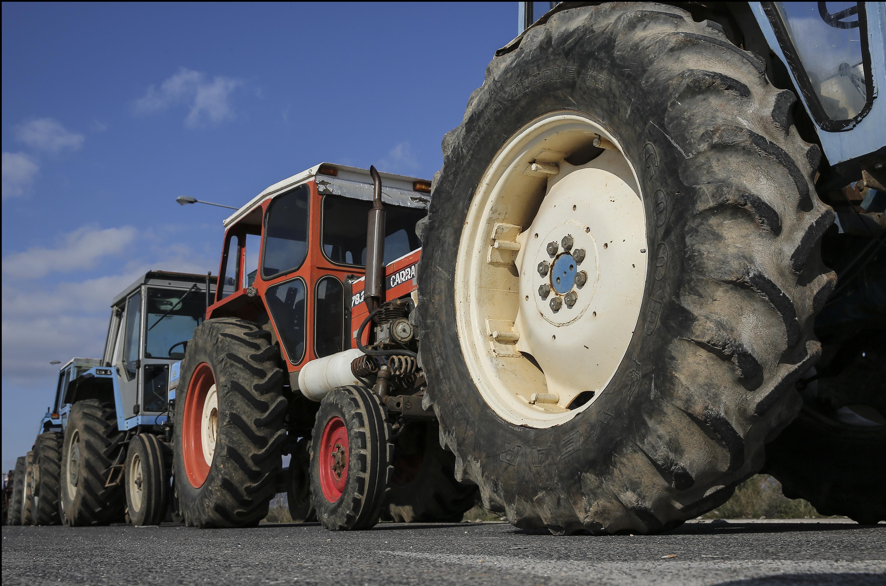 Καίνε 667.229 αγρότες τα ραβασάκια του ΟΓΑ