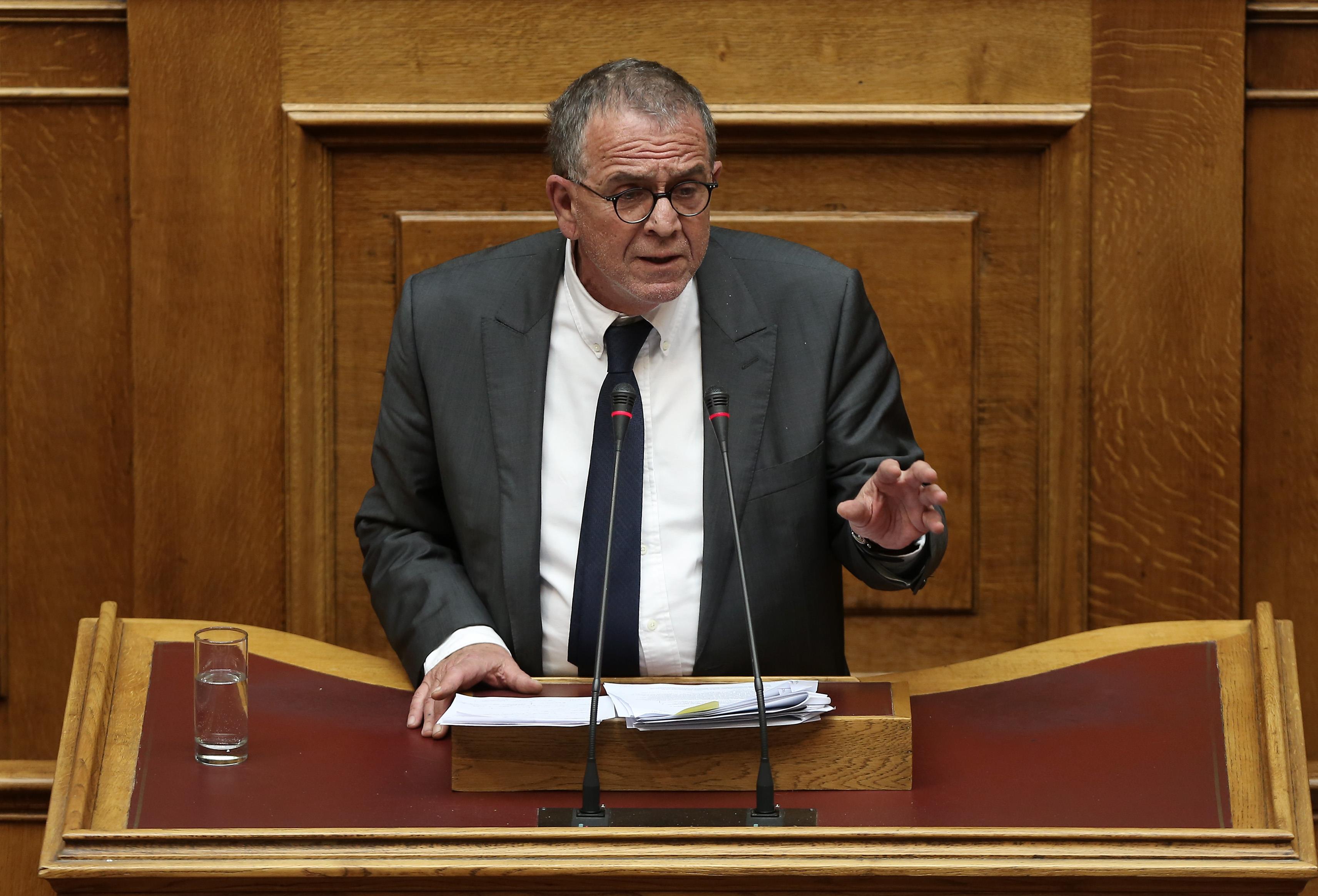 Μουζάλας: Το 50% των προσφύγων στα νησιά εισήλθαν παράνομα στη χώρα