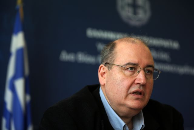 Φίλης: Στα όρια της συνταγματικής ανοχής το κίνημα «παραιτηθείτε»