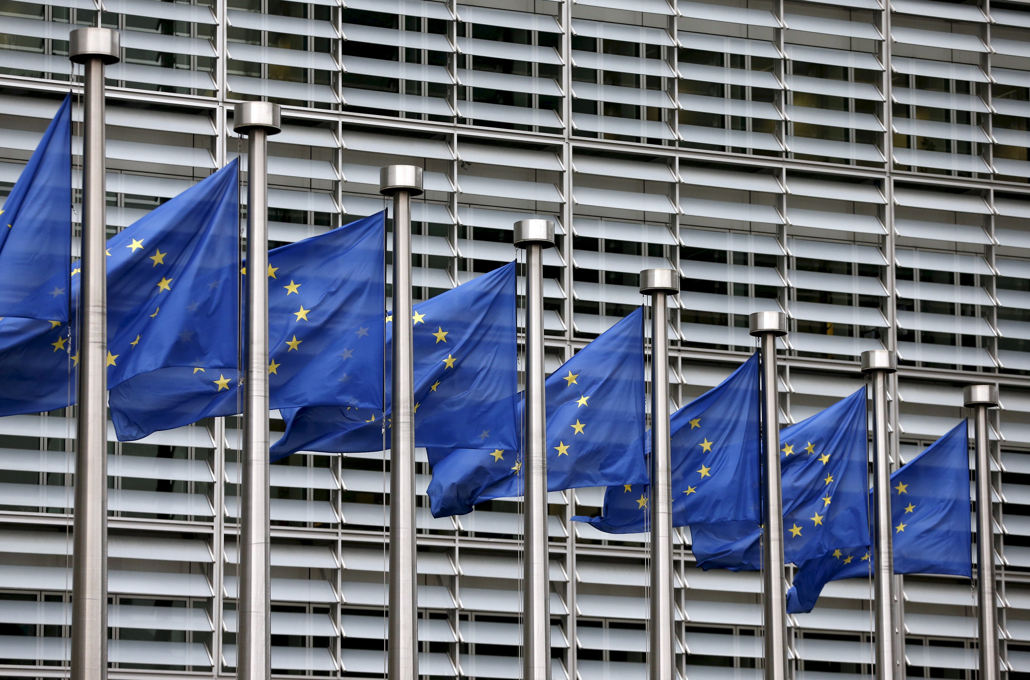 Έλληνες και Γάλλοι στην κορυφή όσων Ευρωπαίων βλέπουν αρνητικά την ΕΕ