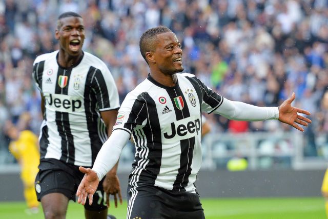 Ανανέωσε με τον Εβρά για έναν χρόνο η Γιουβέντους