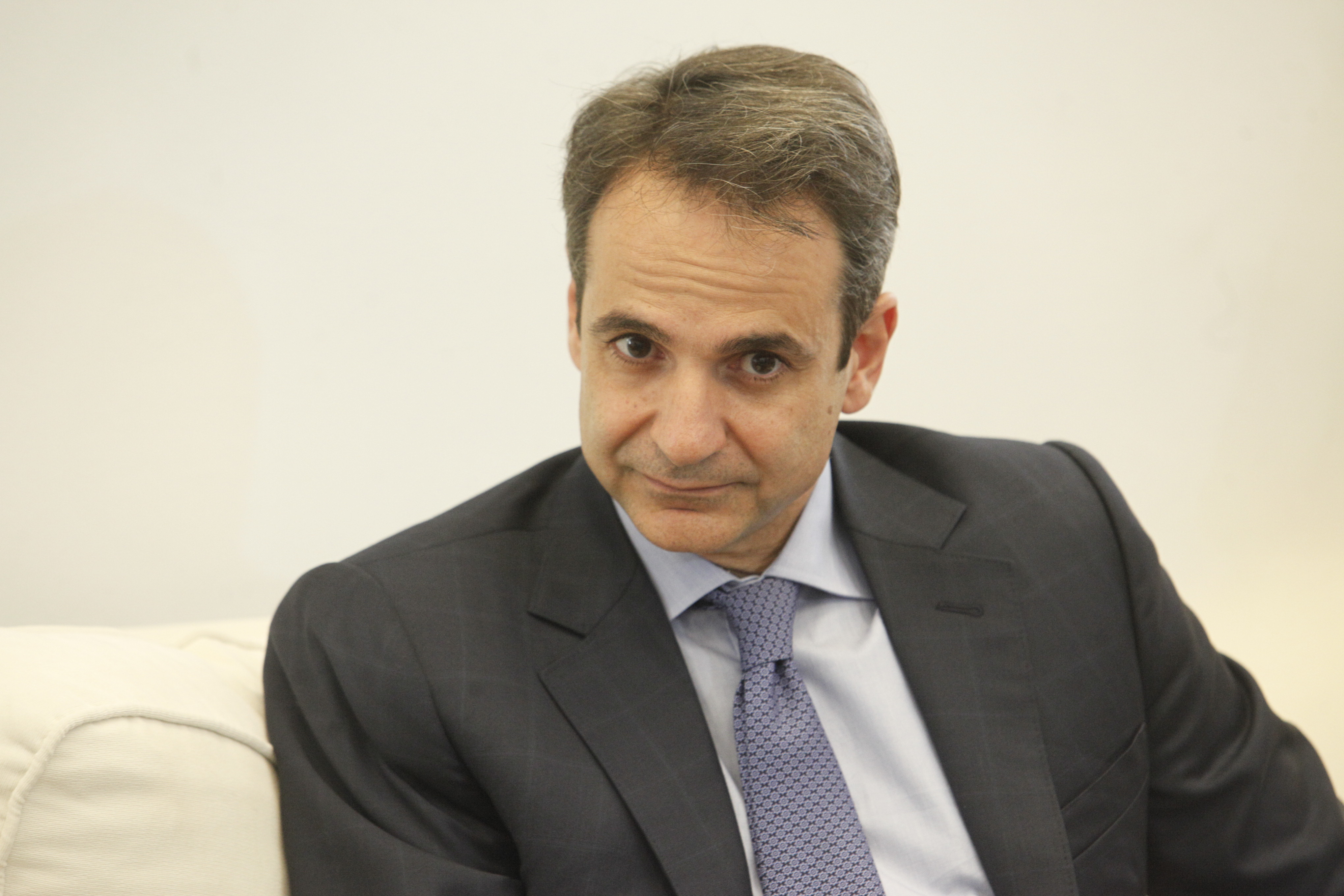 Πυρά Μητσοτάκη και Θεοδωράκη κατά της κυβέρνησης για το προσφυγικό