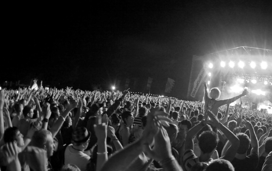 Eπιλέγουμε 10+1 καλοκαιρινά live ξένων καλλιτεχνών