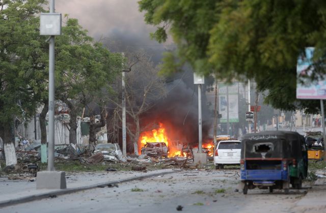 Τουλάχιστον 15 νεκροί από επίθεση αυτοκτονίας στο Μογκαντίσου