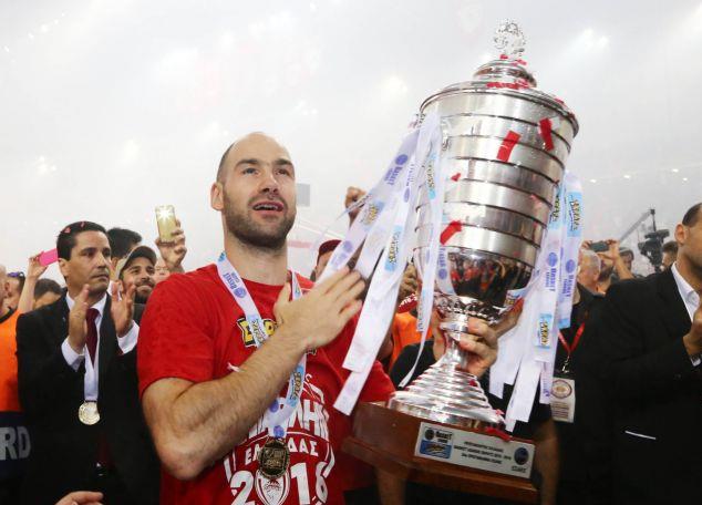 Μένει στον Ολυμπιακό μέχρι το 2018 ο Βασίλης Σπανούλης