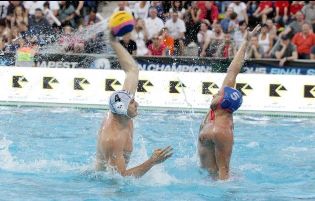 Ο Ολυμπιακός… βούλιαξε την Τσόλνοκι και παίζει τελικό με τη Ντουμπρόβνικ