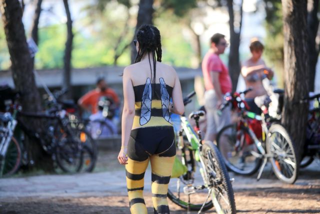 Γυμνή ποδηλατοδρομία στη Θεσσαλονίκη για ανθρώπινες πόλεις