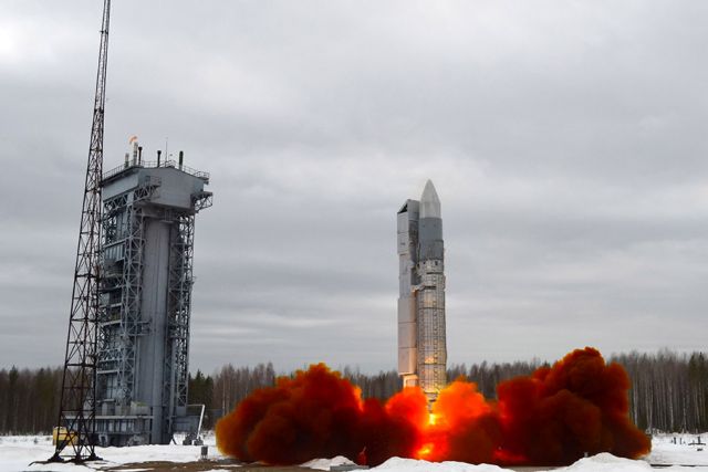 Εκτόξευση ρωσικού πυραύλου εξοργίζει περιβαλλοντιστές και Εσκιμώους