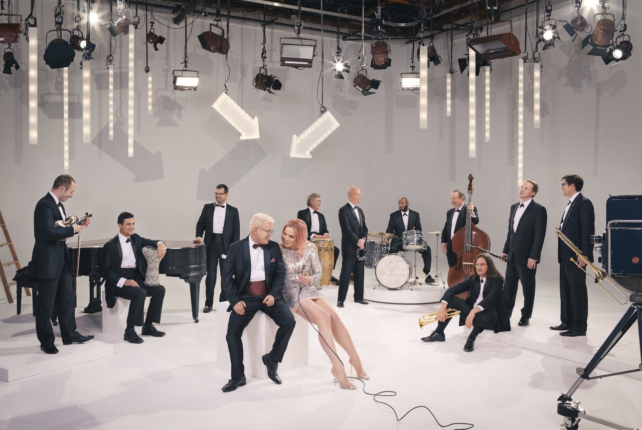 Επιστρέφουν οι Pink Martini με «Je ne veux pas travailler» και πολλά άλλα