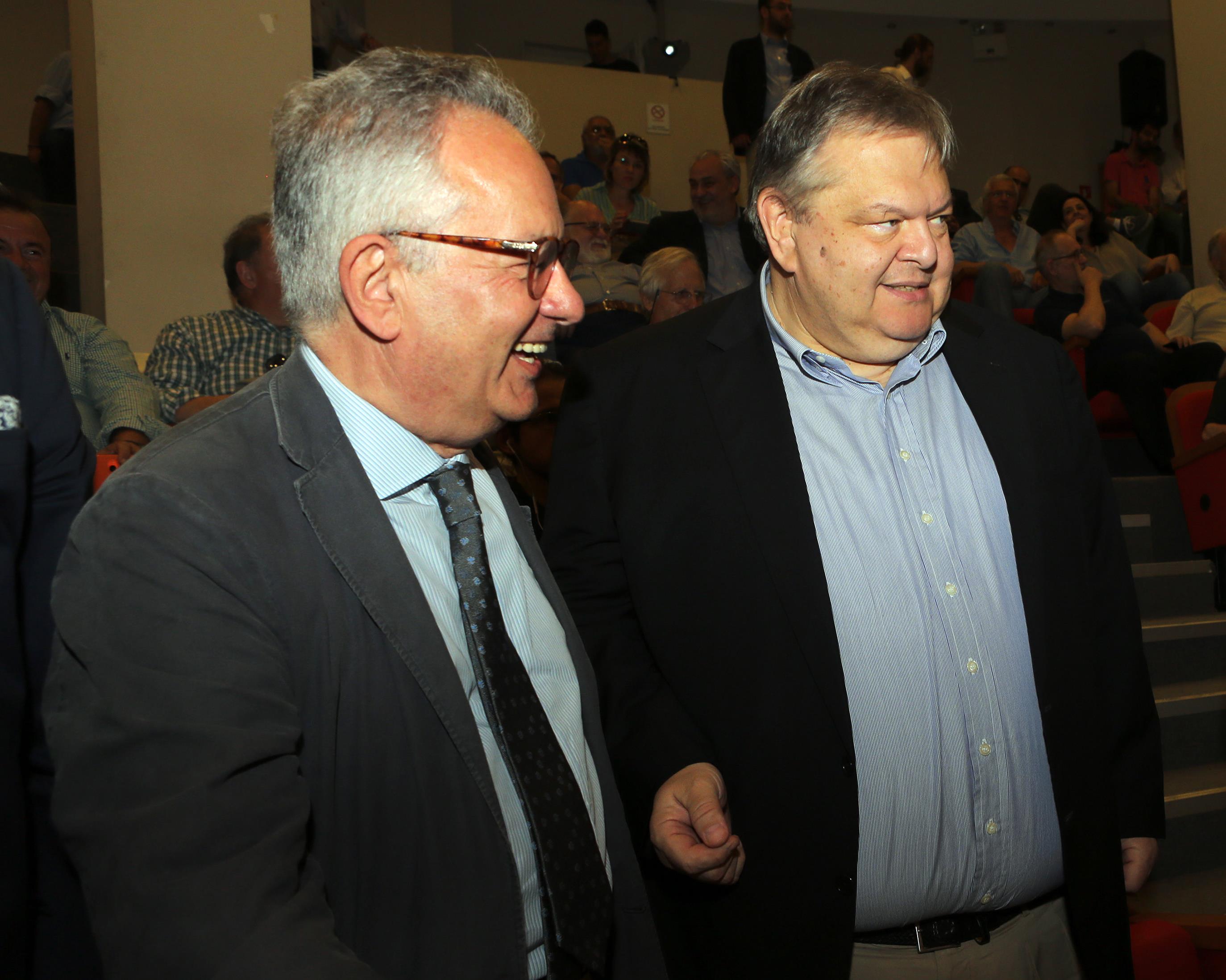 «Εν ου παικτοίς»: Μια συζήτηση για το Σύνταγμα και τη Δημοκρατία