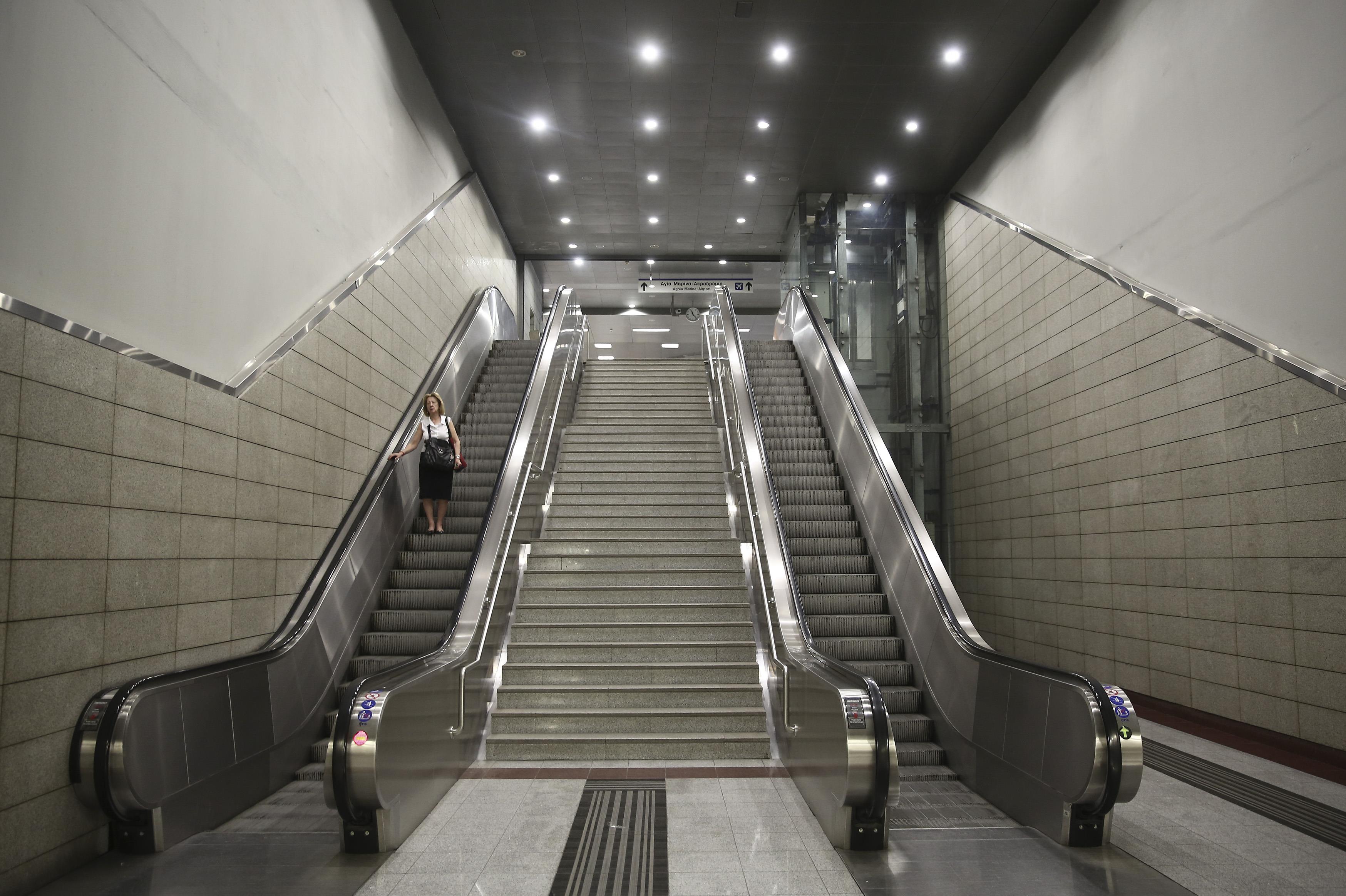 Στάση εργασίας σε μετρό, τραμ και ηλεκτρικό