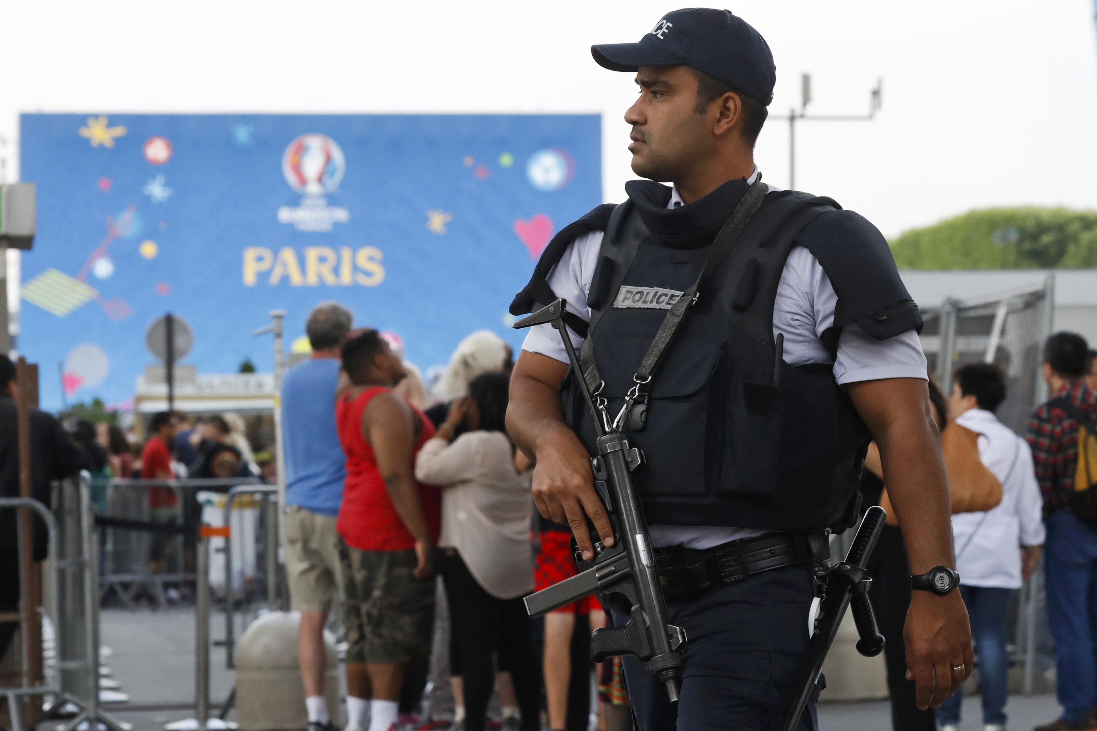 Γαλλία: Απαγορεύεται η αναμετάδοση των αγώνων του Euro σε υπαίθριους χώρους