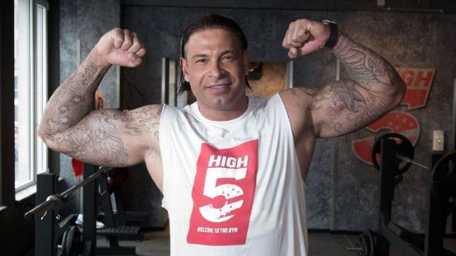 Πρώην διεθνής Γερμανός τερματοφύλακας μπαίνει στο ρινγκ