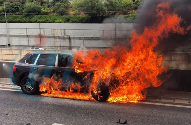 Θρίλερ για την ταυτότητα του νεκρού οδηγού στην Αττική Οδό