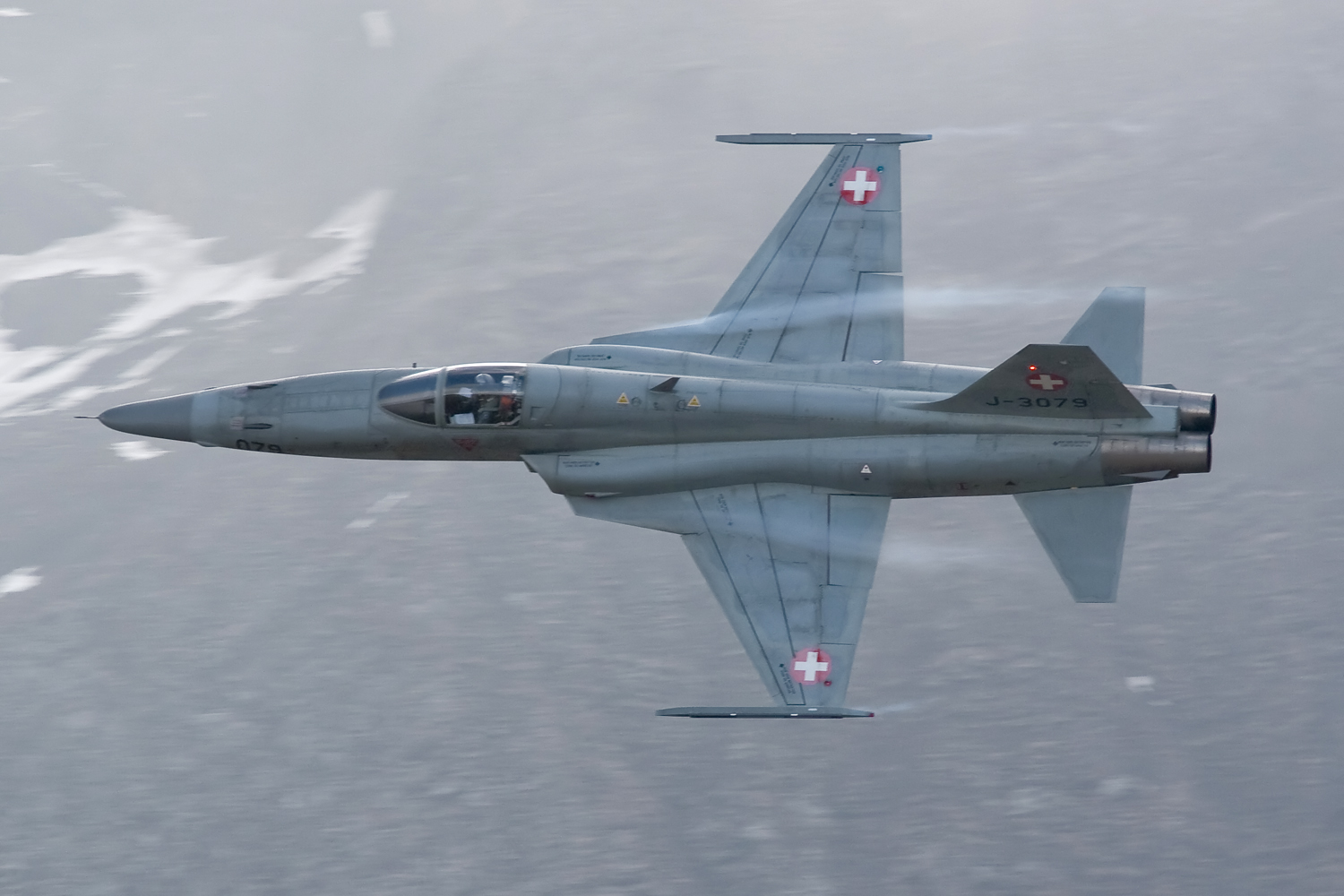 Ελβετικό στρατιωτικό αεροσκάφος συνετρίβη στην Ολλανδία