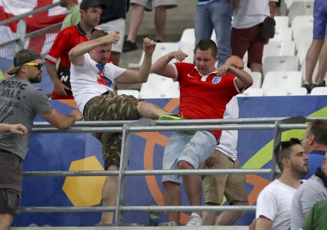 Η UEFA απειλεί με αποκλεισμό Αγγλία και Ρωσία λόγω… οπαδών