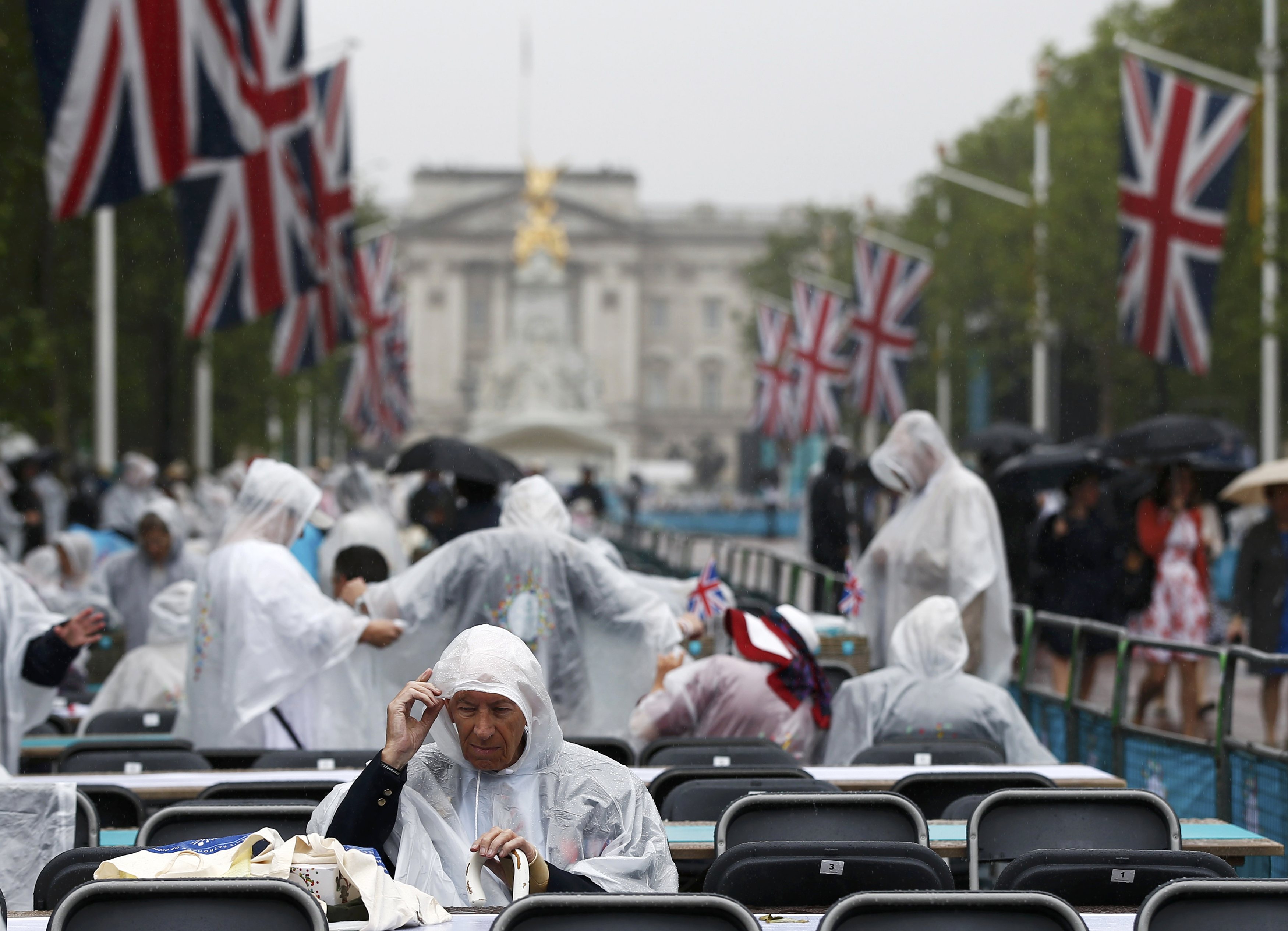 Με πάρτι δρόμου κλείνουν οι εορτασμοί για τα 90ά της βασίλισσας Ελισάβετ