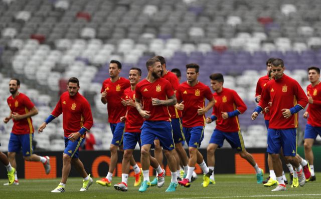 Ισπανία: Για μια νέα αρχή στα γήπεδα της Γαλλίας
