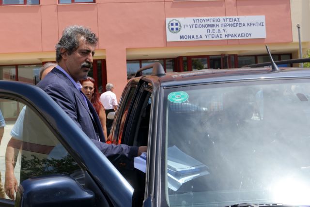 Έντονες αποδοκιμασίες κατά Πολάκη στην Ιεράπετρα