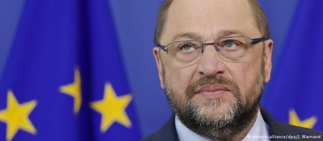 Σουλτς: Η Βρετανία (δεν μπορεί παρά) να μείνει στην ΕΕ