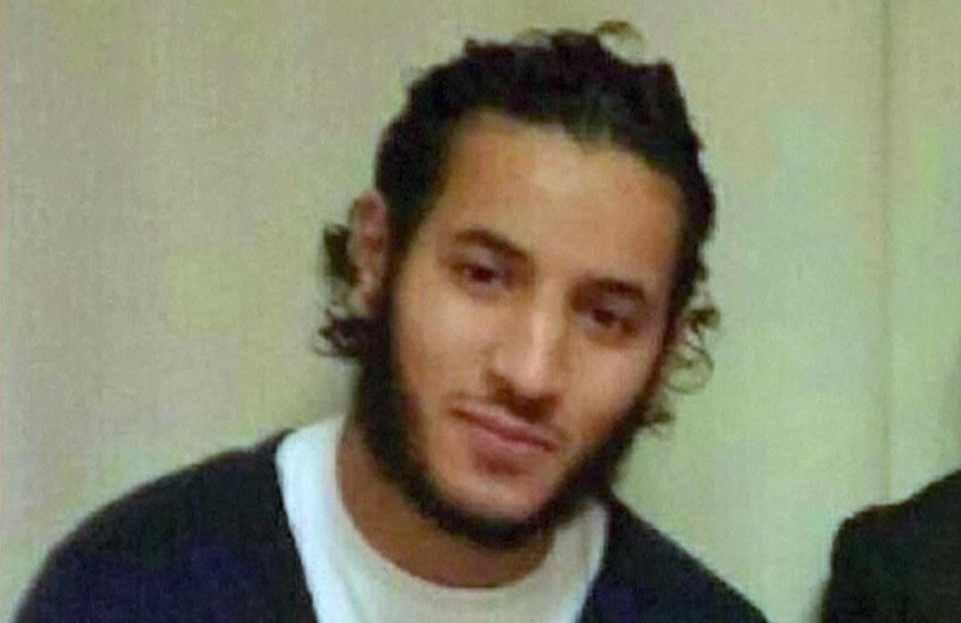 Τζιχαντιστής σκοτώνει στο Παρίσι, live βίντεο τρόμου και όρκοι πίστης στην ISIS