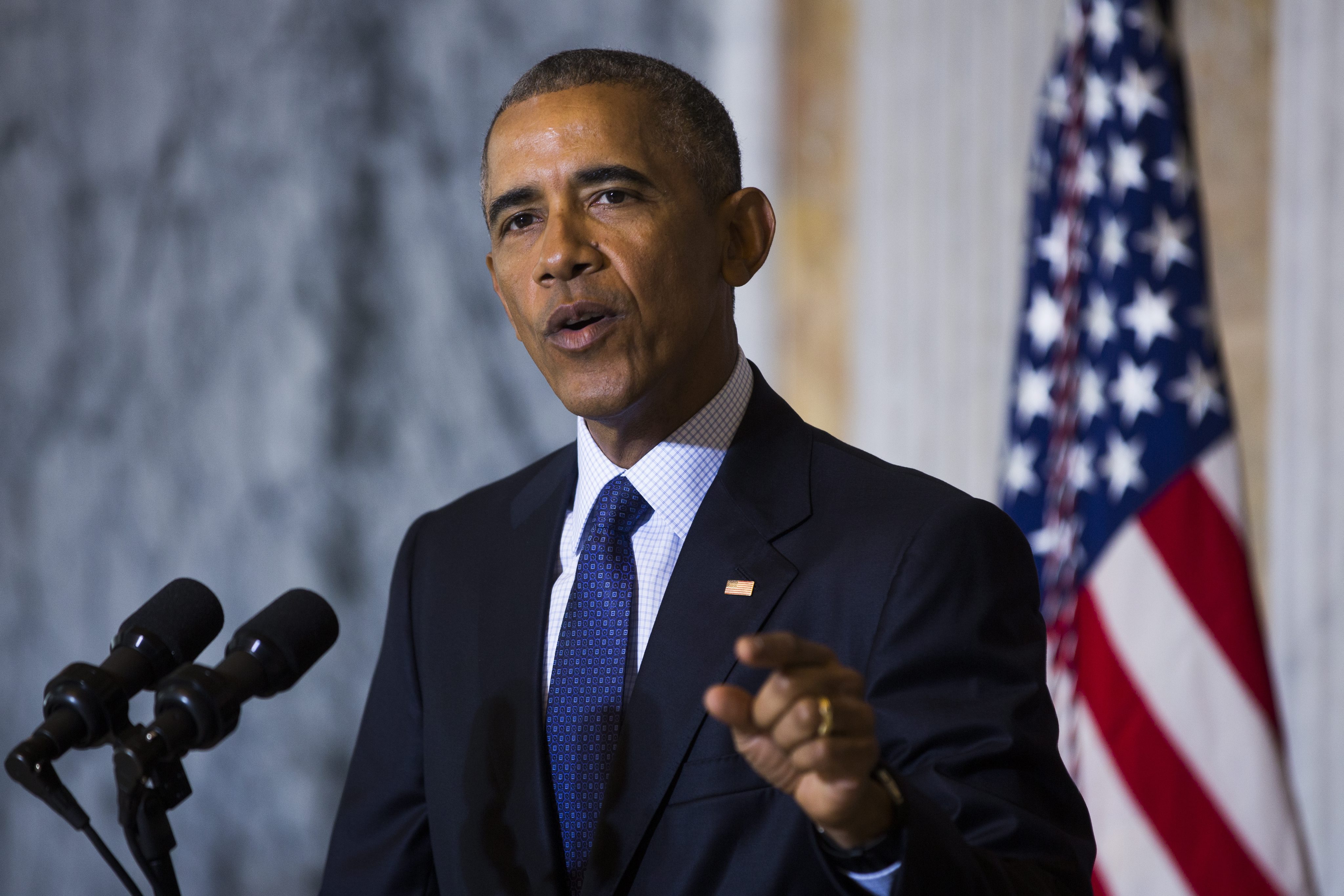 Ομπάμα: Να μην διευκολύνουμε τρομοκράτες να αγοράζουν όπλα