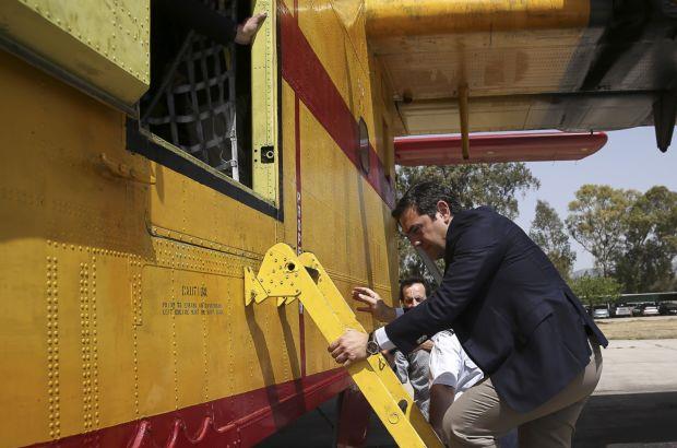 Επίσκεψη Τσίπρα στην 383 Μοίρα Ειδικών Επιχειρήσεων και Αεροπυρόσβεσης