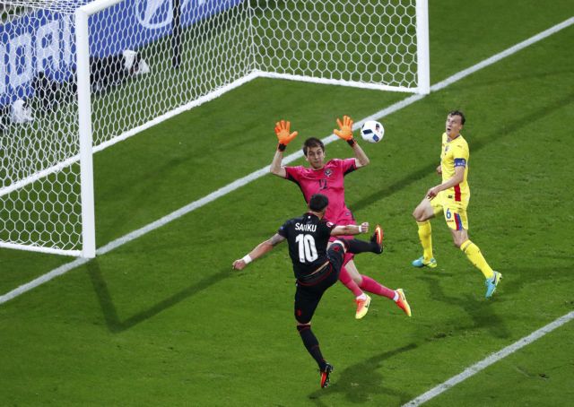 Πέρασαν Γαλλία και Ελβετία, νίκη και… αναμονή για Αλβανία