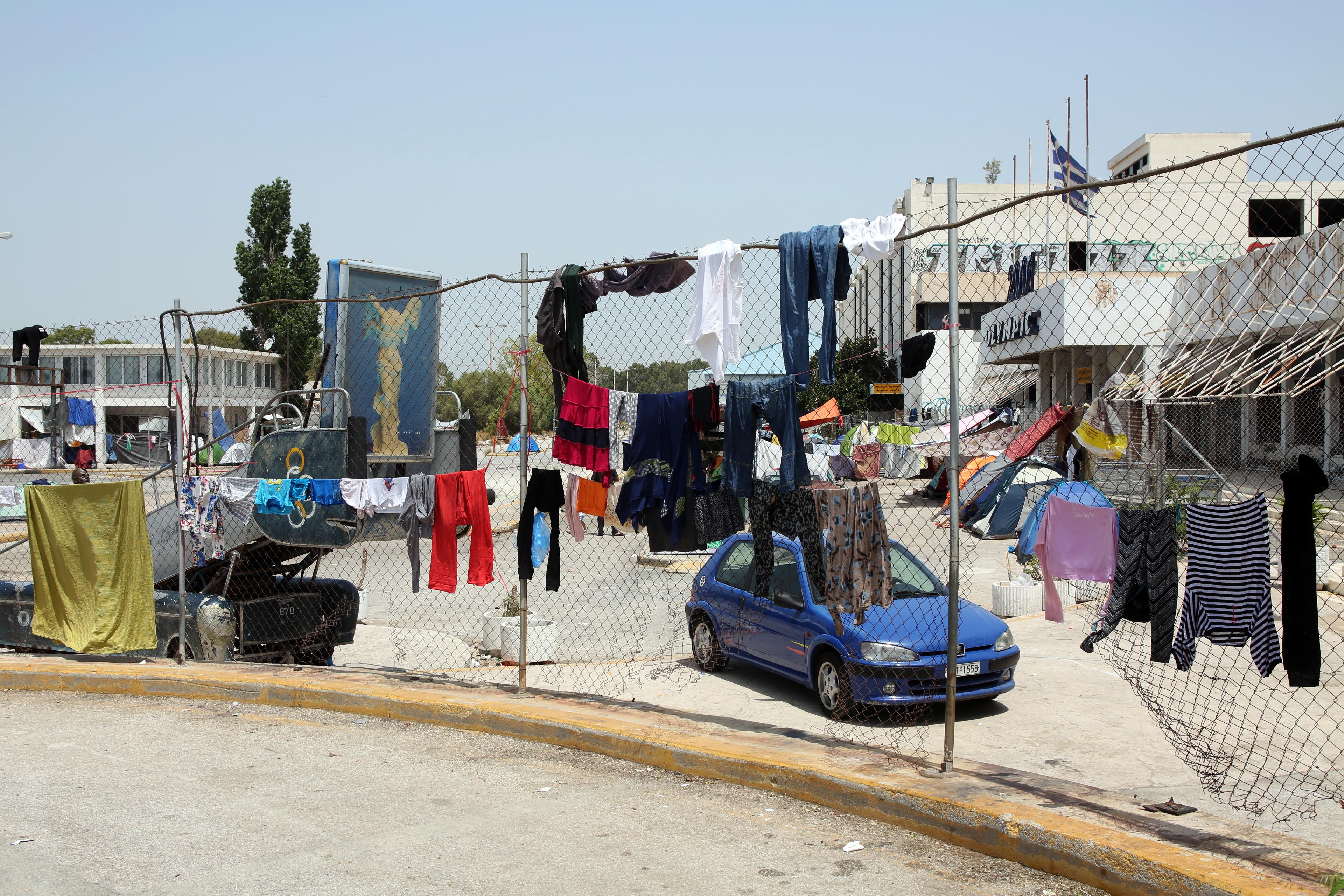 Έκρυβε 35 αλλοδαπούς σε φορτηγό με προορισμό τα ελληνο-σκοπιανά σύνορα